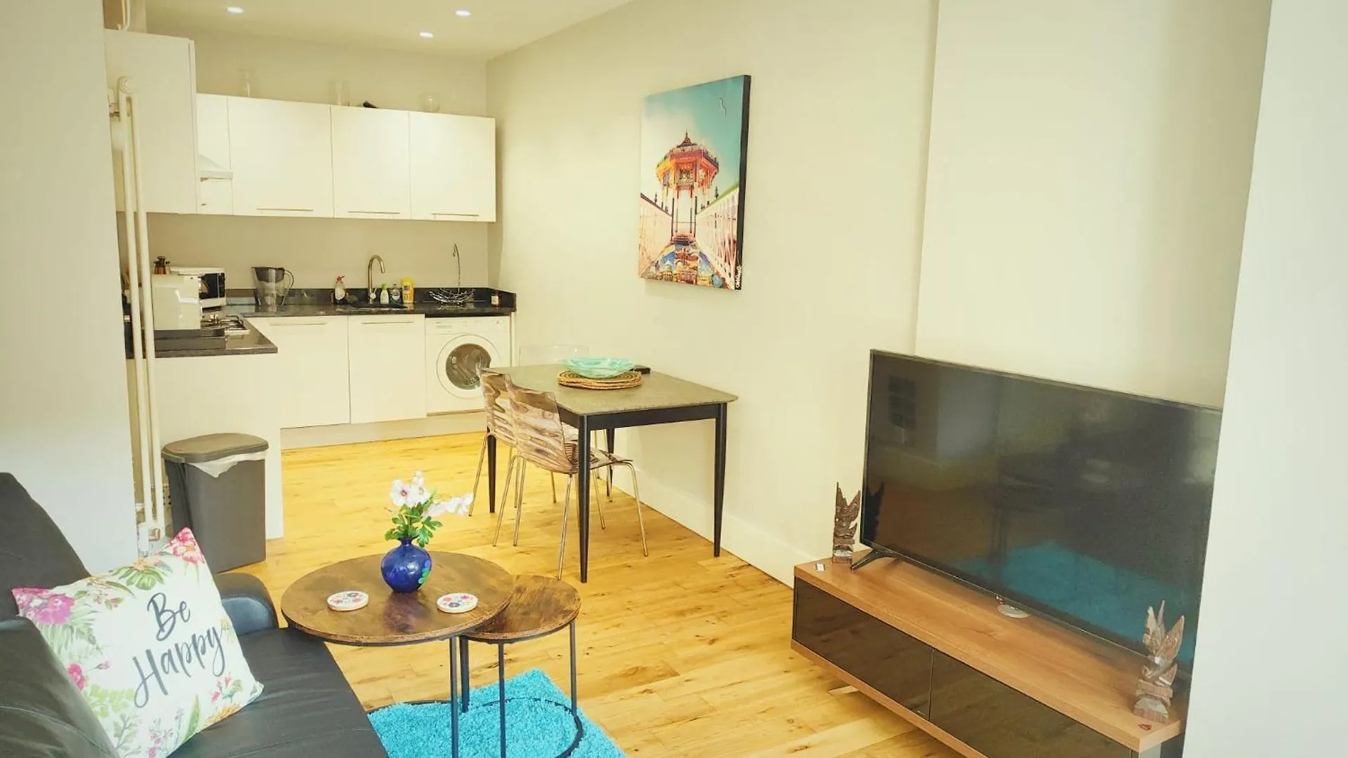 Stylish Central 2 Bed Private Patio And Parking Brighton Holiday home